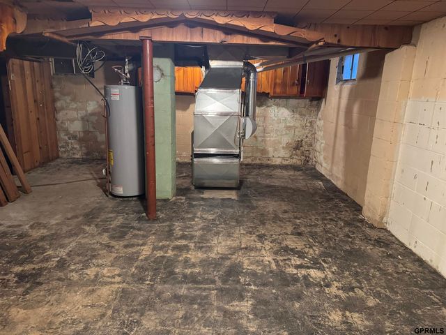 4218 Pinkney Street, Omaha, NE 68111