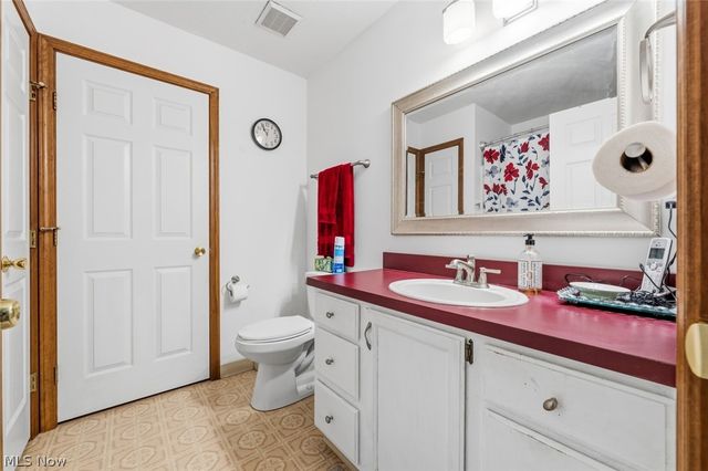 37608 Sturbridge Lane, Willoughby, OH 44094