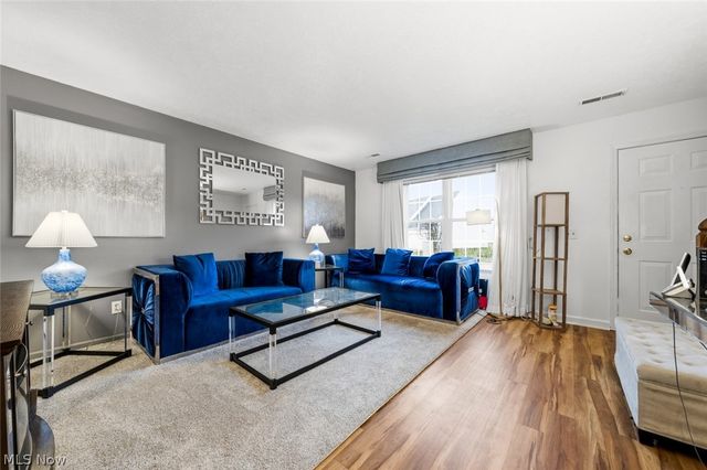 37608 Sturbridge Lane, Willoughby, OH 44094