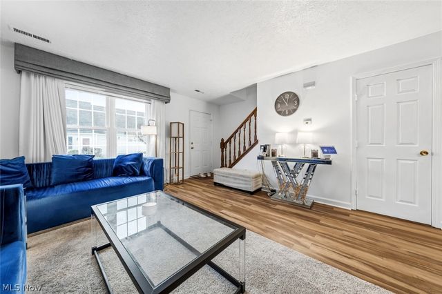 37608 Sturbridge Lane, Willoughby, OH 44094