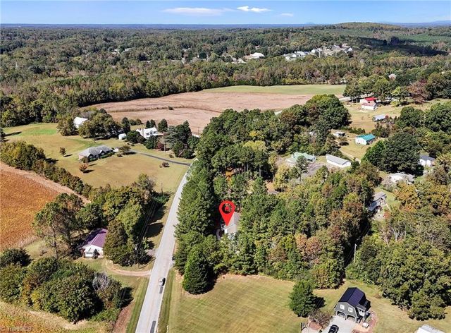 3339 Kennedy Road, Thomasville, NC 27360