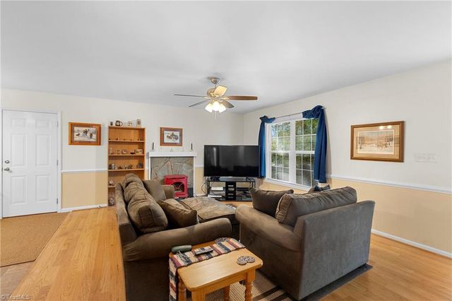 3339 Kennedy Road, Thomasville, NC 27360