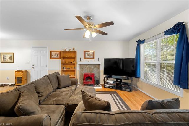 3339 Kennedy Road, Thomasville, NC 27360