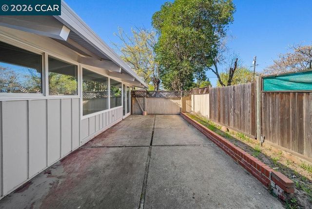 1737 Ravenwood Dr, Concord, CA 94520