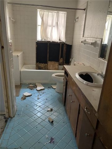 1021 W Main St, Alice, TX 78332