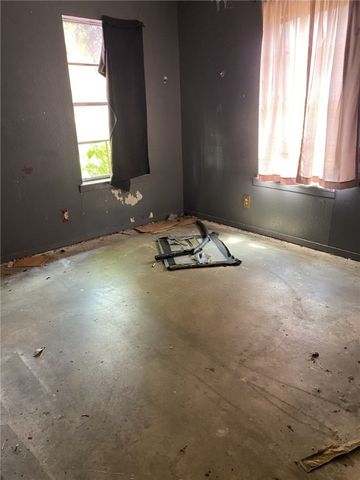 1021 W Main St, Alice, TX 78332