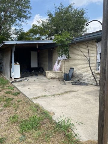 1021 W Main St, Alice, TX 78332