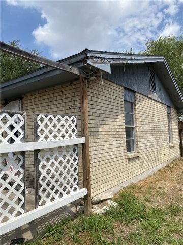 1021 W Main St, Alice, TX 78332