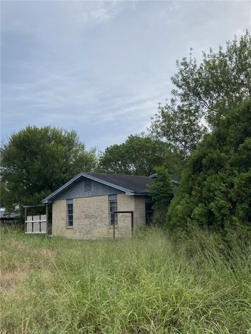 1021 W Main St, Alice, TX 78332