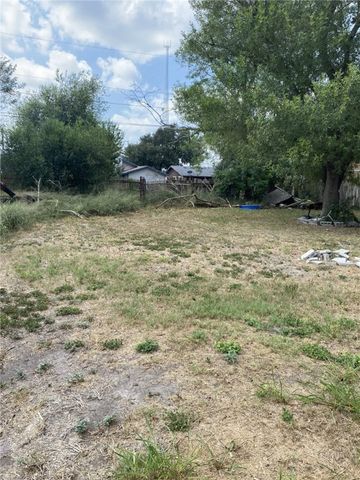 1021 W Main St, Alice, TX 78332