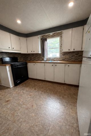 12514 Bonnie Lane, Middlebury, IN 46540