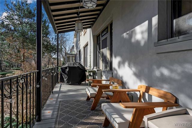 17 Mayfair Lane, Buffalo, NY 14201