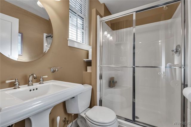 17 Mayfair Lane, Buffalo, NY 14201