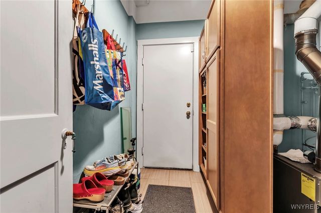 17 Mayfair Lane, Buffalo, NY 14201