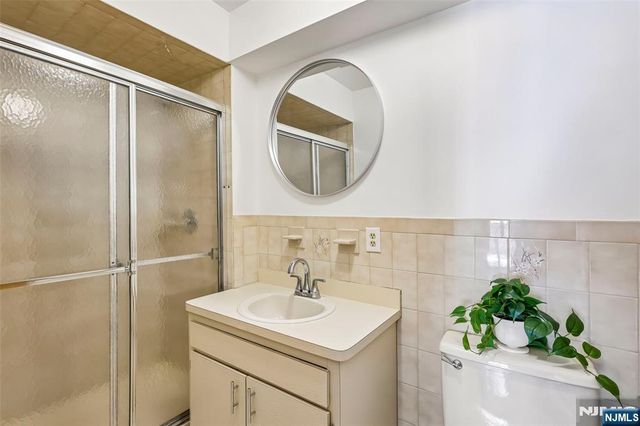 33 Henry Place B2, Hackensack, NJ 07601