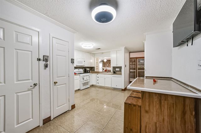 2814 Waypark Drive, Houston, TX 77082