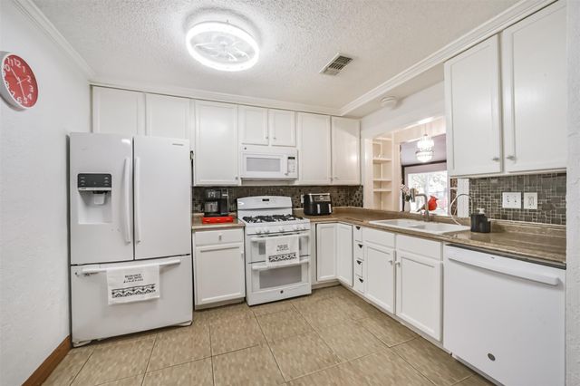 2814 Waypark Drive, Houston, TX 77082
