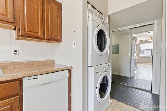 92 Beverly Hill Terrace, Woodbridge Proper, NJ 07095