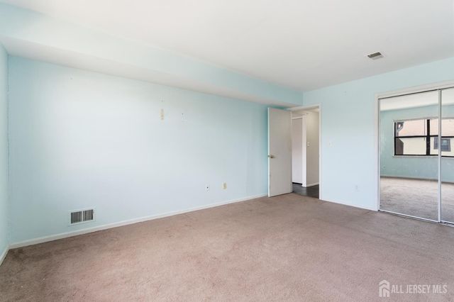 92 Beverly Hill Terrace, Woodbridge Proper, NJ 07095