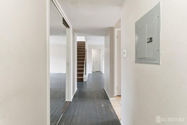 92 Beverly Hill Terrace, Woodbridge Proper, NJ 07095