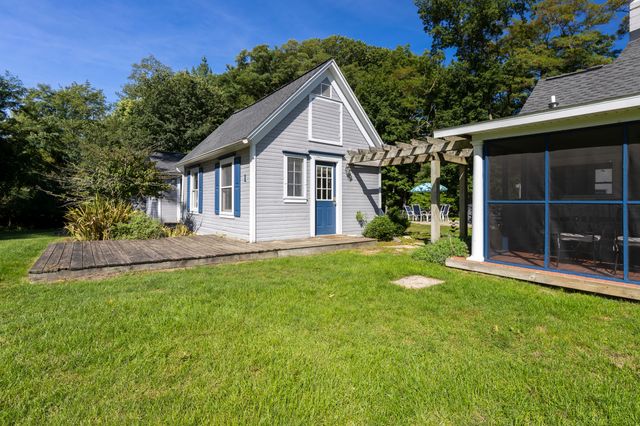 300 Ferry Street, Douglas, MI 49406