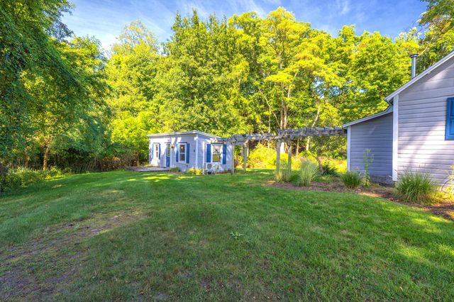 300 Ferry Street, Douglas, MI 49406