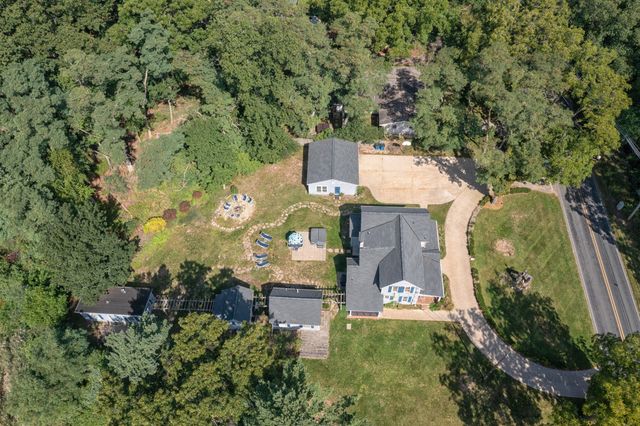 300 Ferry Street, Douglas, MI 49406