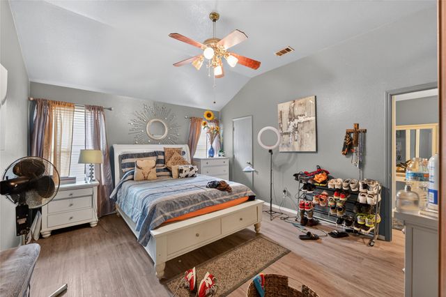 2830 Gospel Drive, Dallas, TX 75237