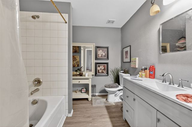 2830 Gospel Drive, Dallas, TX 75237