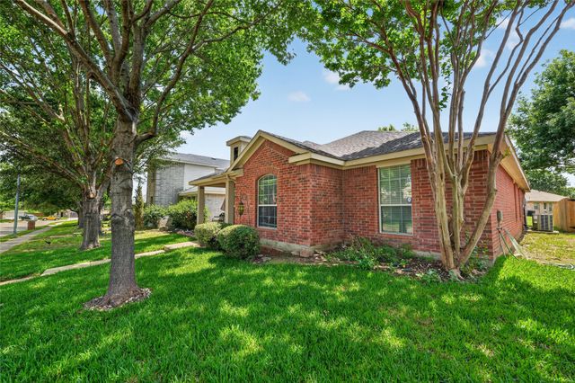 2830 Gospel Drive, Dallas, TX 75237