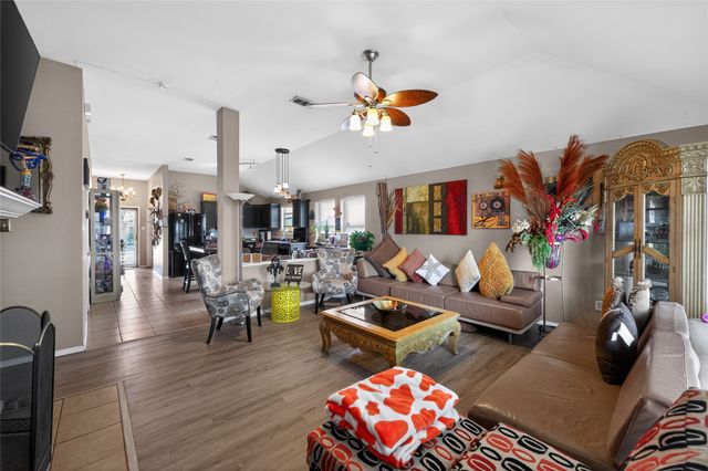 2830 Gospel Drive, Dallas, TX 75237
