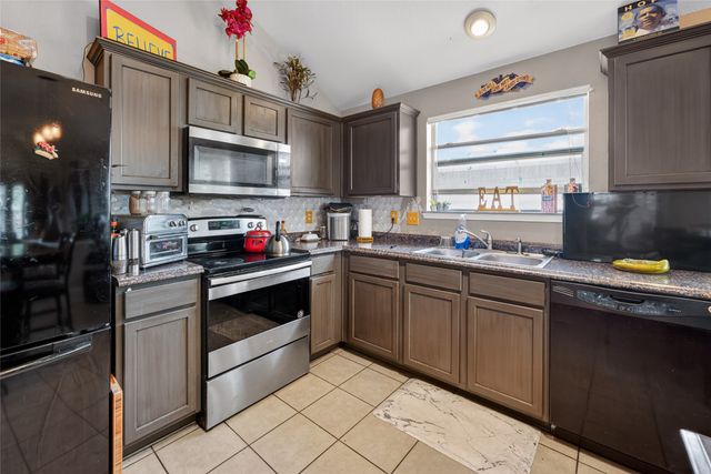 2830 Gospel Drive, Dallas, TX 75237