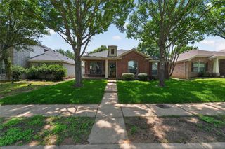2830 Gospel Drive, Dallas, TX 75237