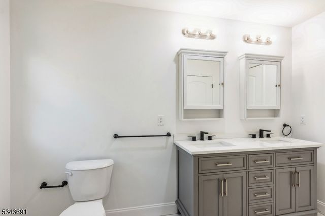 5 Frank Ave, Sayreville Boro, NJ 08872