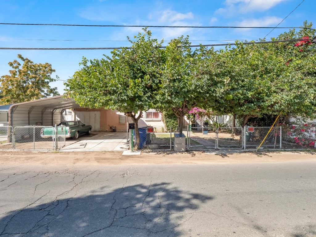 128 S Willow Avenue, Fresno, CA 93727