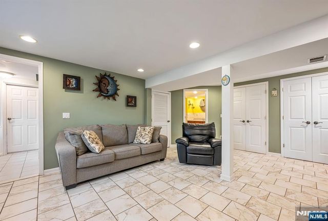 115 Claremont Terrace, Wayne, NJ 07470