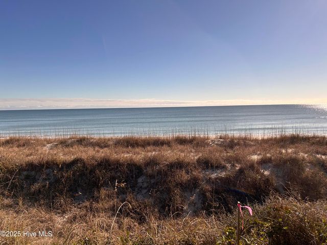 107 Roosevelt Reserve Park Place, Atlantic Beach, NC 28512