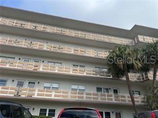 5603 80TH STREET N 512, St Petersburg, FL 33701