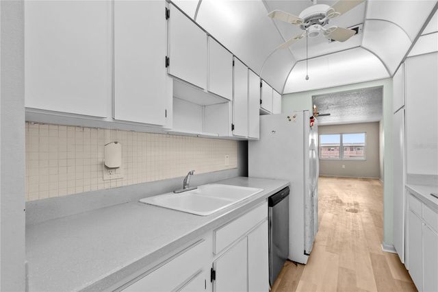 5603 80TH STREET N 512, St Petersburg, FL 33701