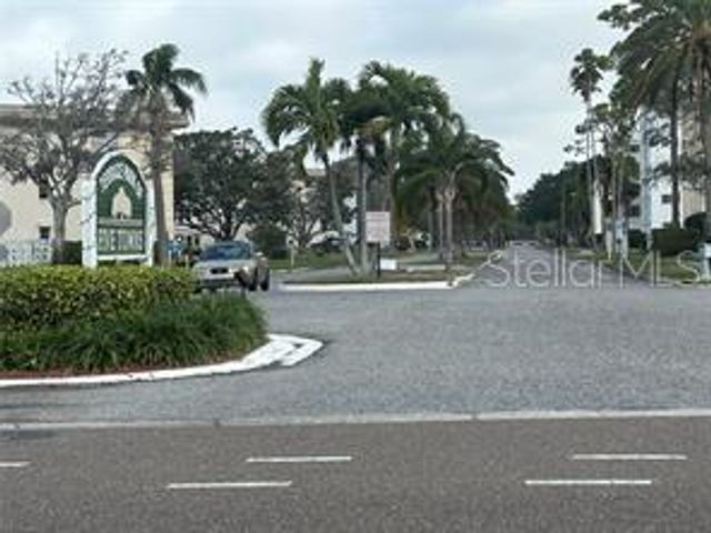 5603 80TH STREET N 512, St Petersburg, FL 33701