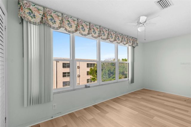 5603 80TH STREET N 512, St Petersburg, FL 33701