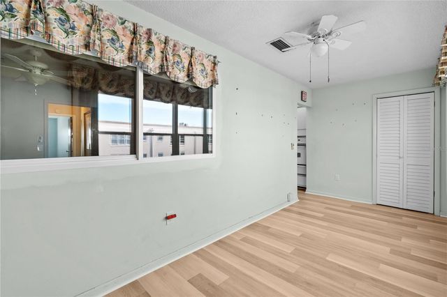 5603 80TH STREET N 512, St Petersburg, FL 33701