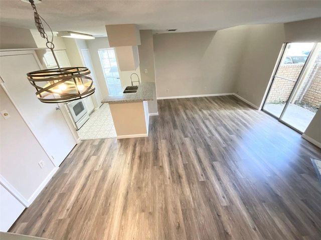 1515 Sandy Springs Road 1808, Houston, TX 77042