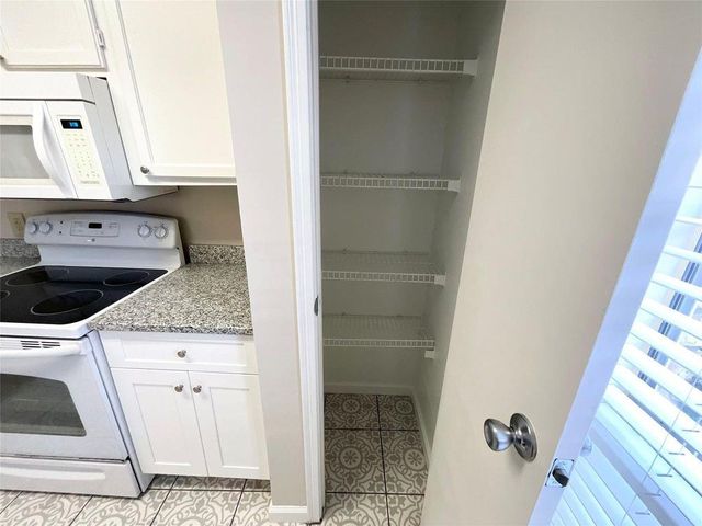 1515 Sandy Springs Road 1808, Houston, TX 77042