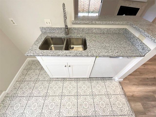 1515 Sandy Springs Road 1808, Houston, TX 77042