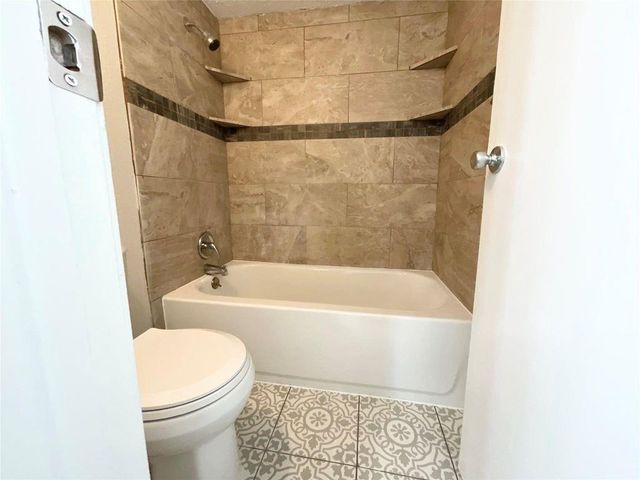 1515 Sandy Springs Road 1808, Houston, TX 77042