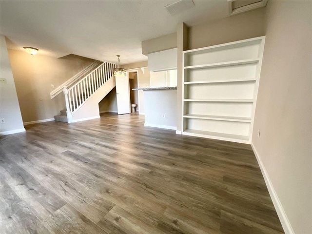 1515 Sandy Springs Road 1808, Houston, TX 77042