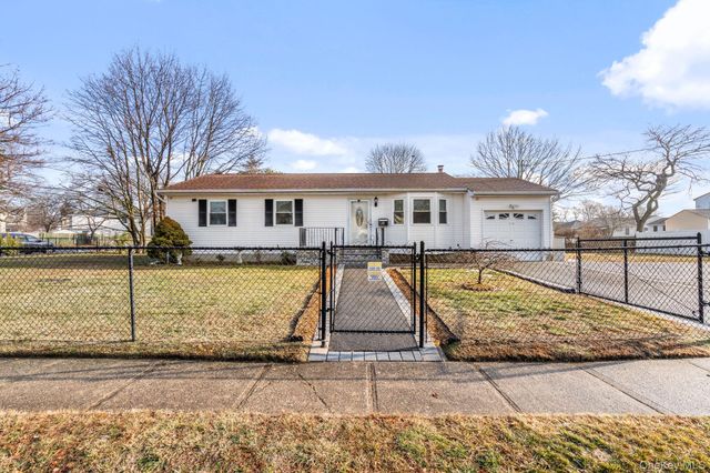 43 Nimitz Avenue, Brentwood, NY 11717