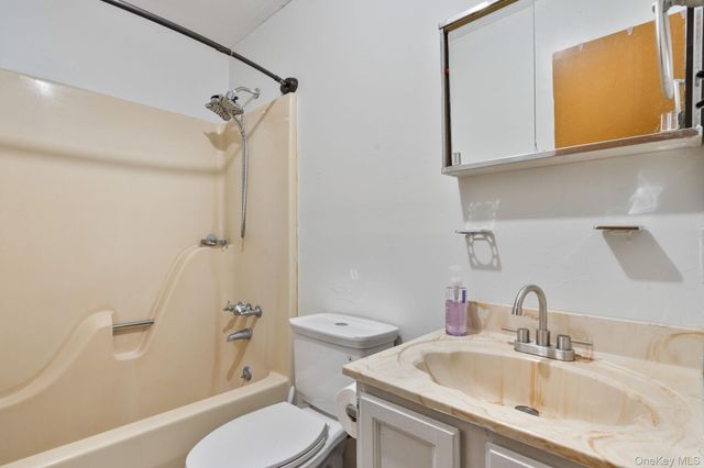 43 Nimitz Avenue, Brentwood, NY 11717