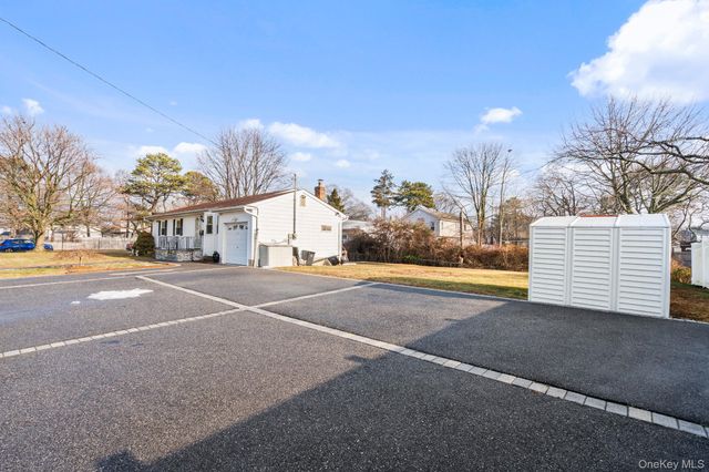 43 Nimitz Avenue, Brentwood, NY 11717